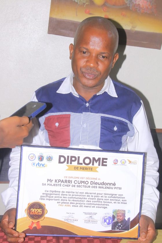 Sa Majesté Kparri Cumo Dieu Donné
